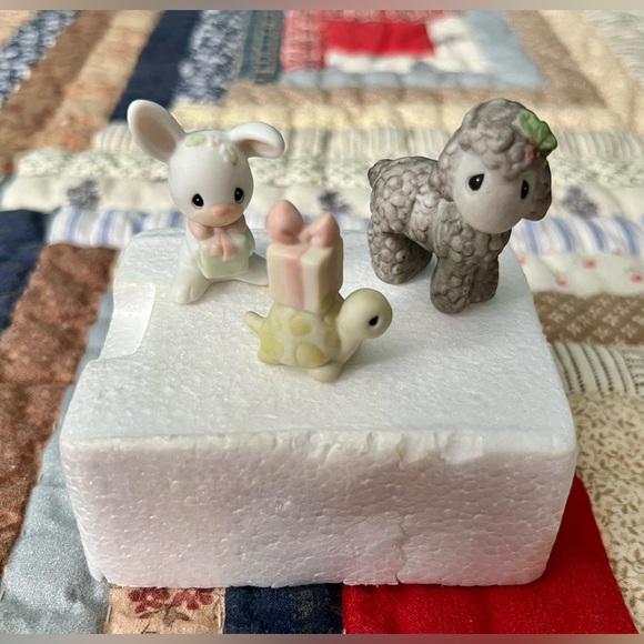 Enesco Precious Moments Figurines - Picture 1 of 3